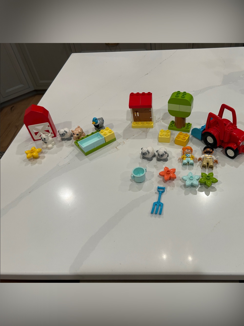 LEGO DUPLO Town Farm Animal Care 10949 & farm tractor & animal care 10950